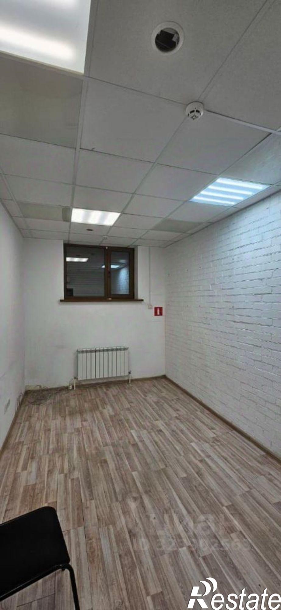 Купить офис, помещение под офис за 17 000 100 рублей на 14-я линия, 15