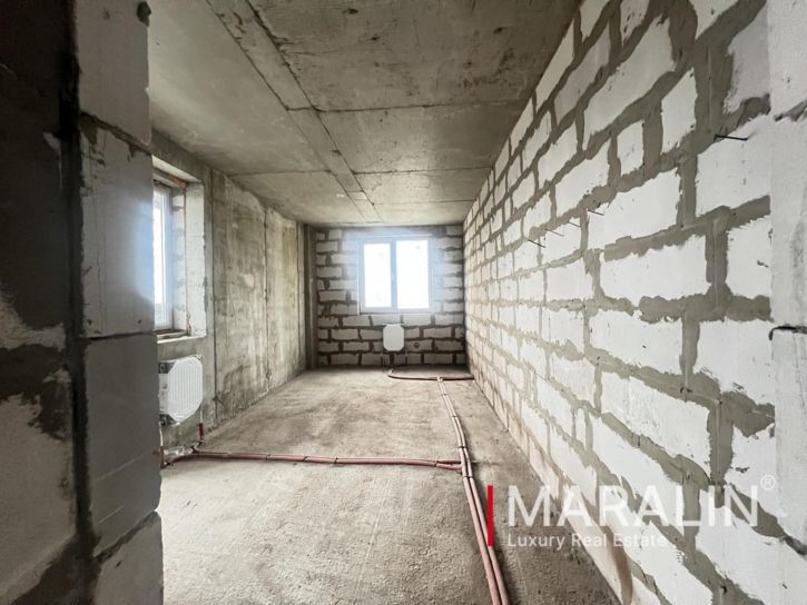 3-комн квартира 8-го Марта, 1