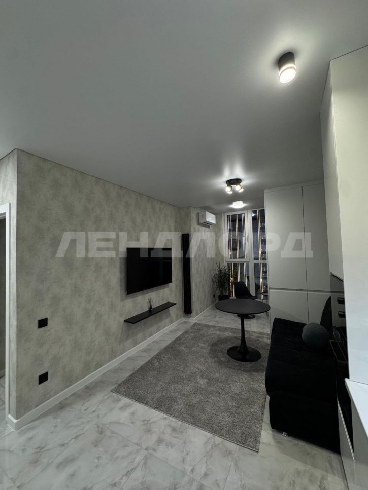 2-комн квартира улица Бориса Слюсаря, 23с2