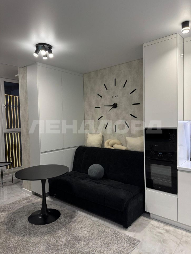 2-комн квартира улица Бориса Слюсаря, 23с2