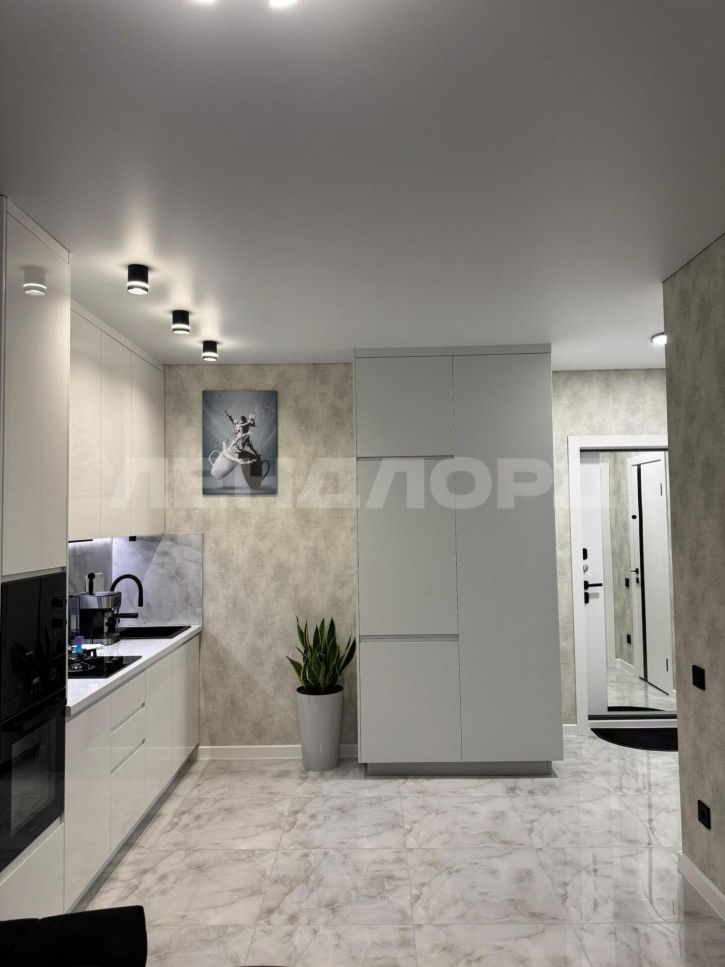 2-комн квартира улица Бориса Слюсаря, 23с2