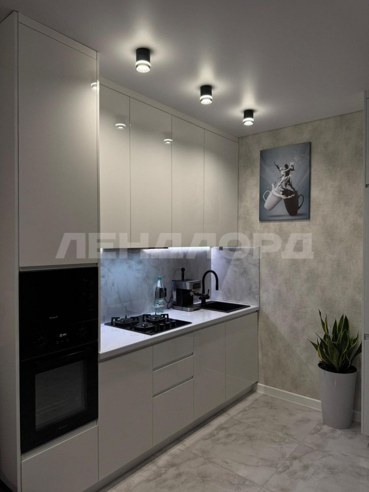 2-комн квартира улица Бориса Слюсаря, 23с2