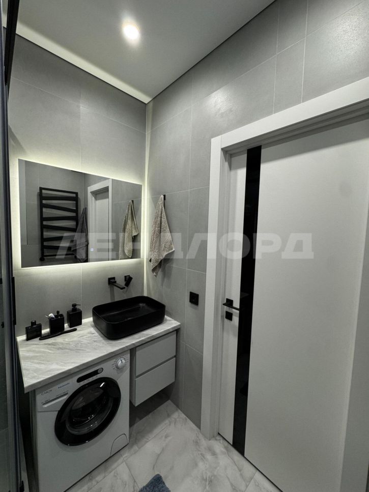 2-комн квартира улица Бориса Слюсаря, 23с2