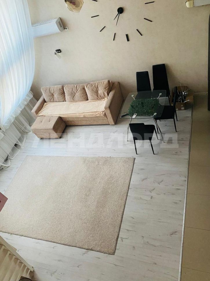 2-комн квартира проспект Космонавтов, 46