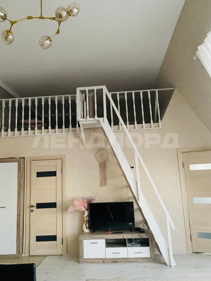 2-комн квартира проспект Космонавтов, 46