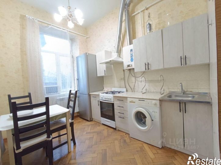 2-комн квартира Братский пер, 81,  д. 81