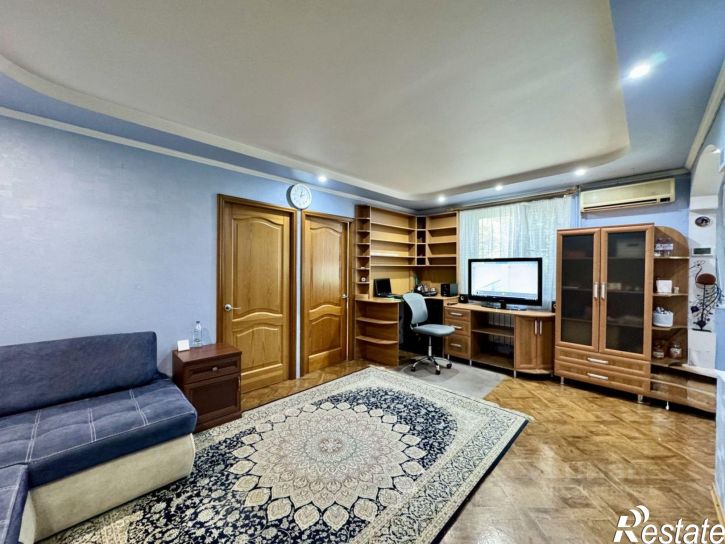 3-комн квартира пр-кт 40-летия Победы, 63/5,  д. 63/5