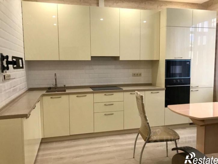 2-комн квартира улица Максима Горького, 242,  д. 242