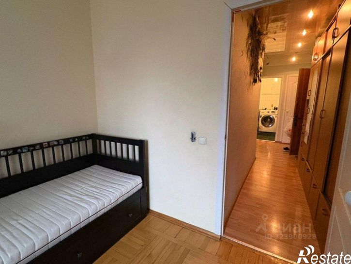 3-комн квартира пр-кт 40-летия Победы, 67,  д. 67