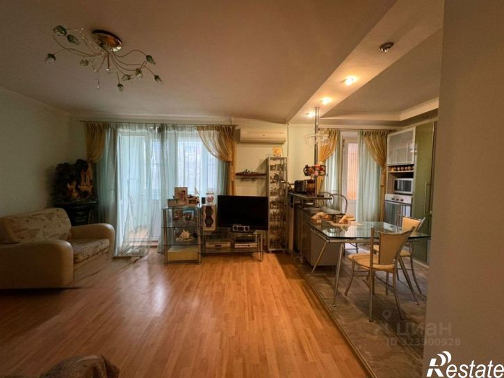 3-комн квартира пр-кт 40-летия Победы, 67,  д. 67