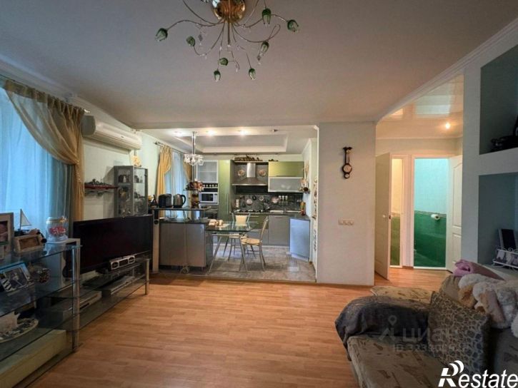 3-комн квартира пр-кт 40-летия Победы, 67,  д. 67