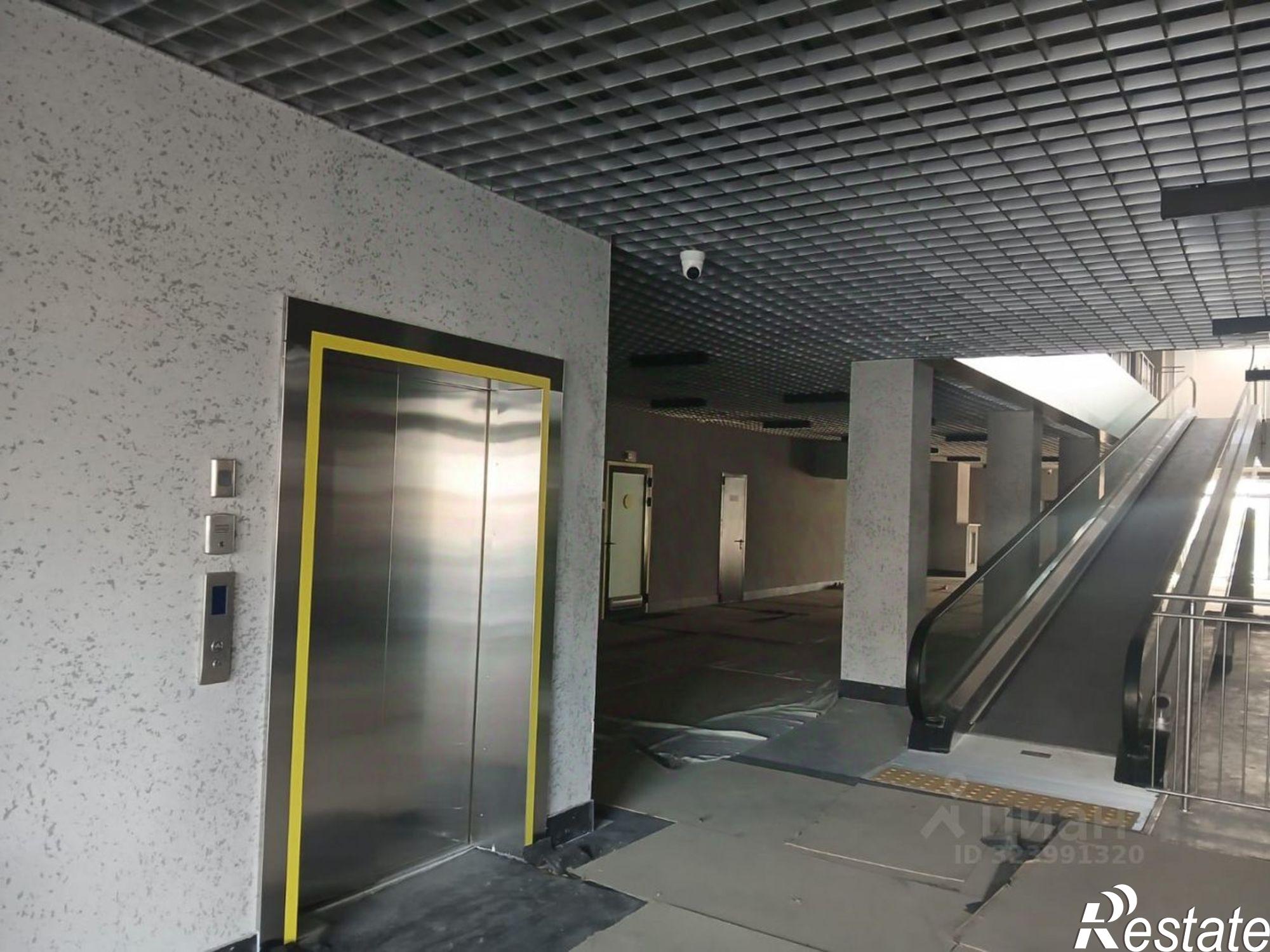 Купить торговое помещение за 24 500 000 рублей на пр-кт Шолохова, 1