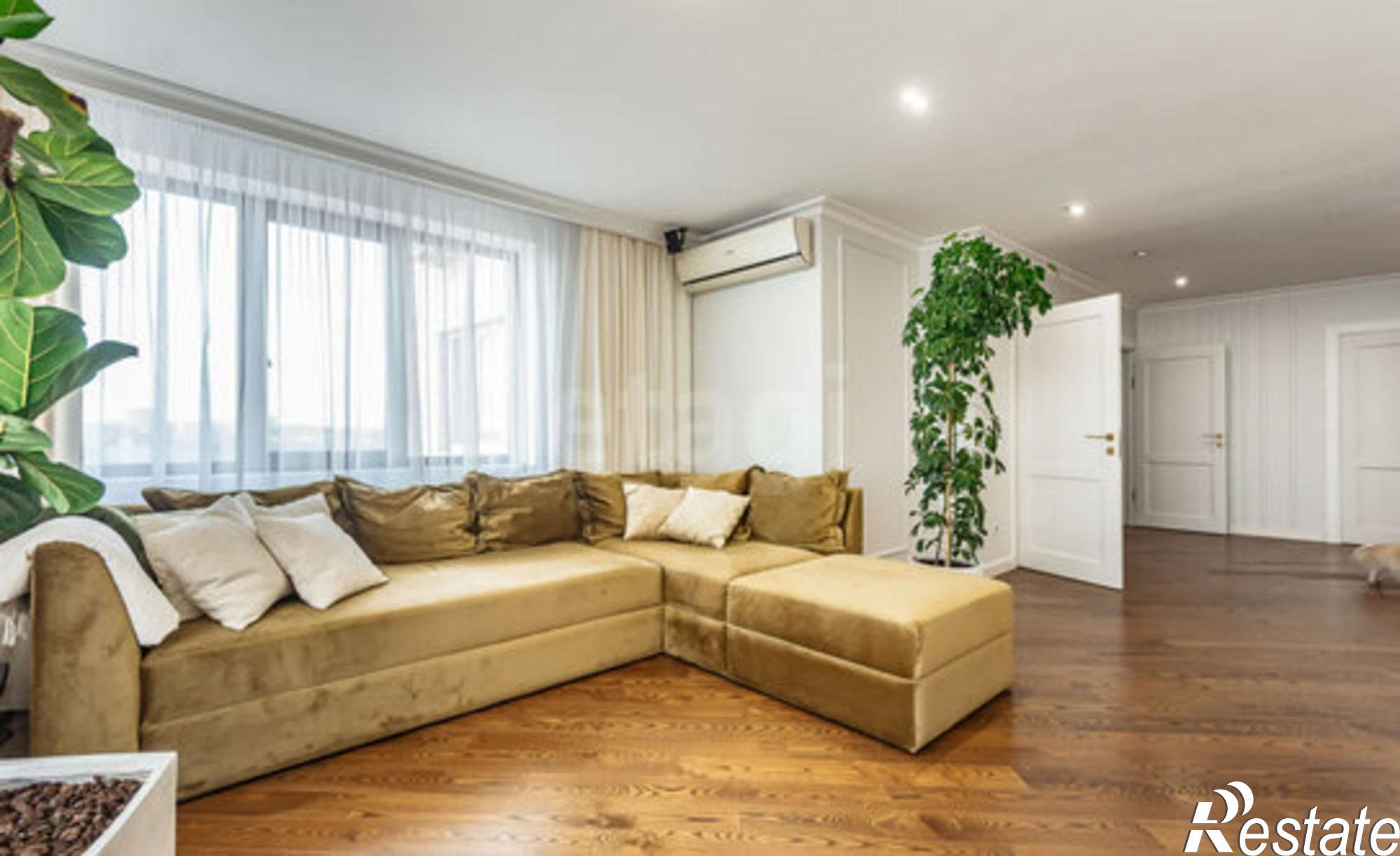 Купить квартиру за 33 000 000 рублей на улица Шаумяна, 30