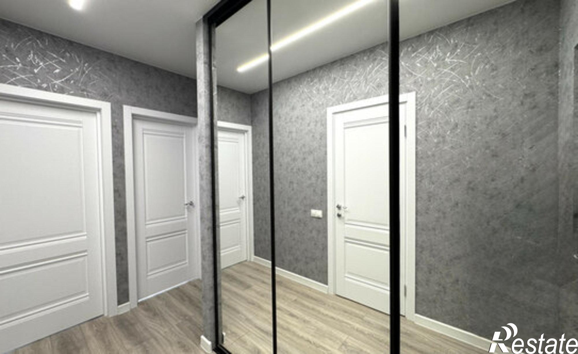 Купить квартиру за 6 700 000 рублей на Нахичевань, улица 23-я Линия, 54с5