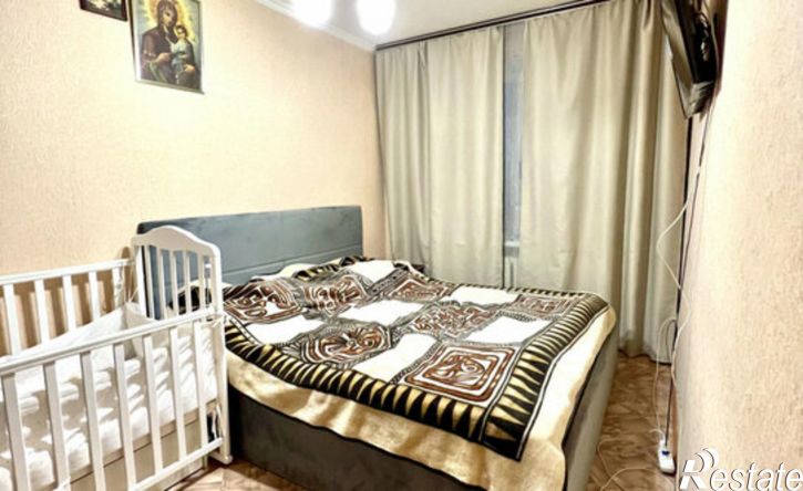 4-комн квартира пр-кт 40-летия Победы, 63/10,  д. 63/10