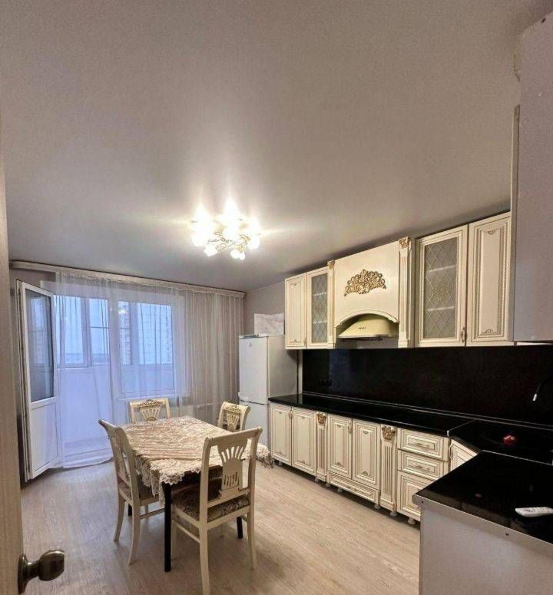 Сдать квартиру за 28 000 рублей на Висаитова ул, 8