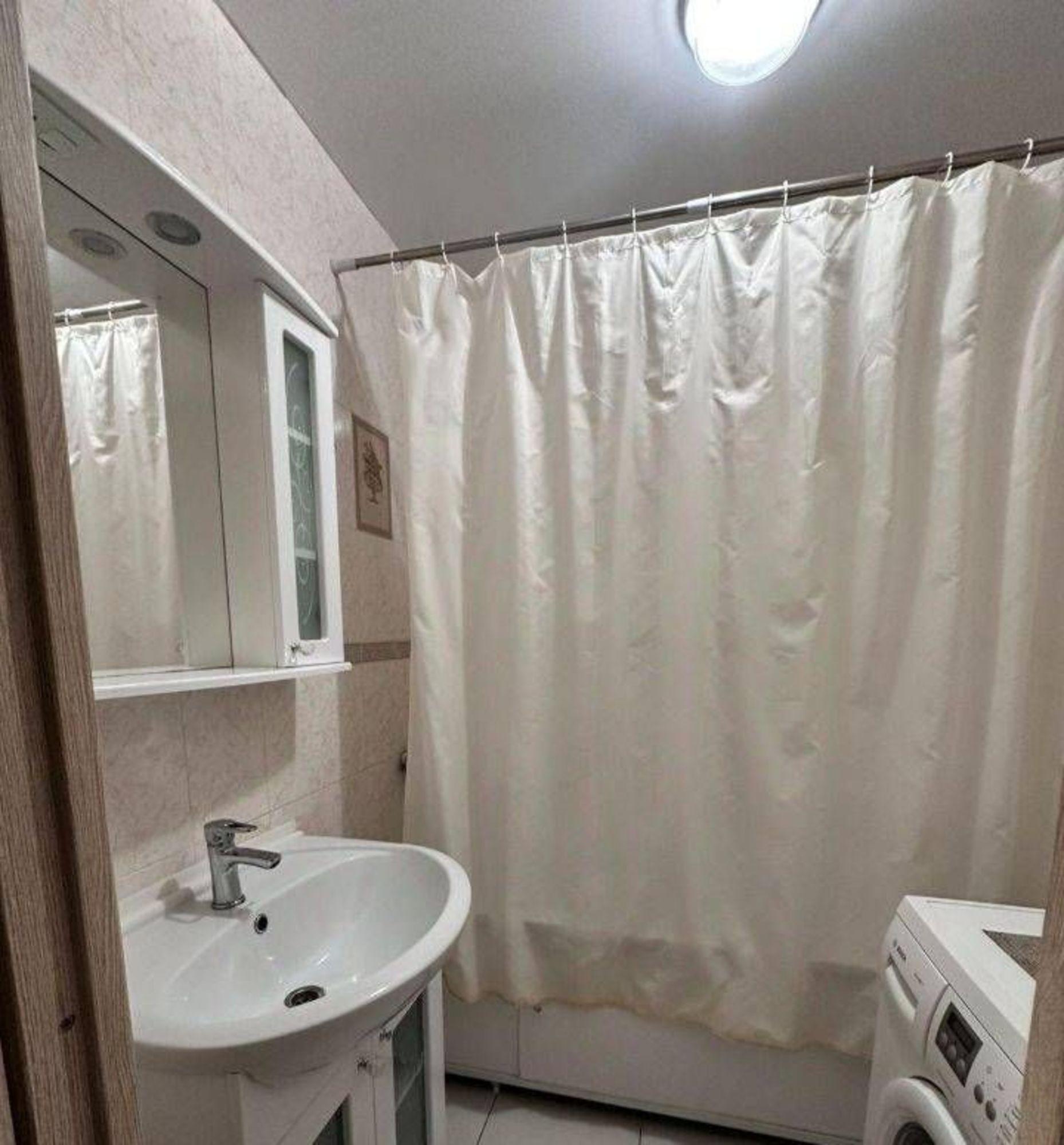 Сдать квартиру за 28 000 рублей на Висаитова ул, 8