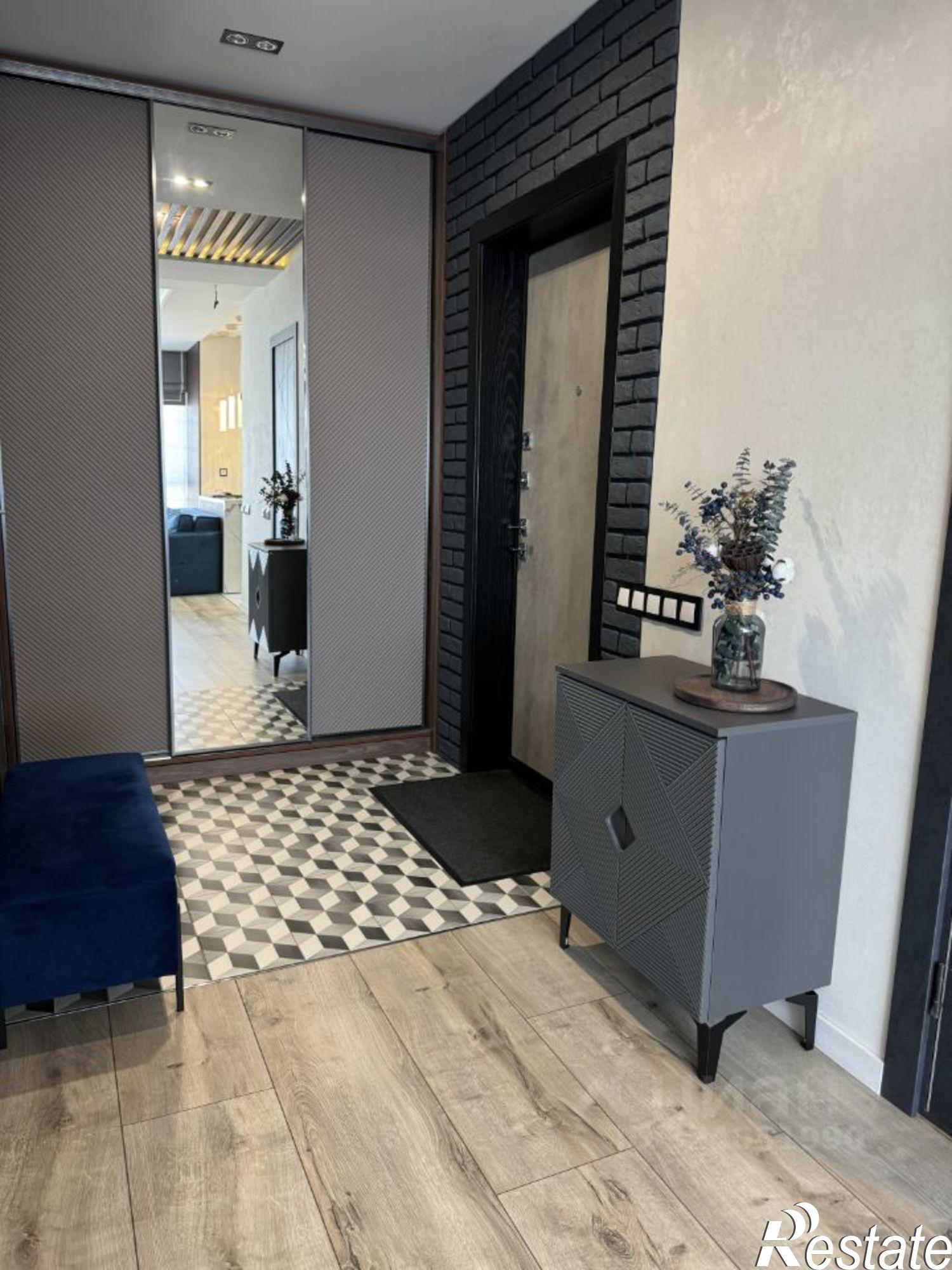 Купить квартиру за 19 900 000 рублей на Доломановский пер, 19