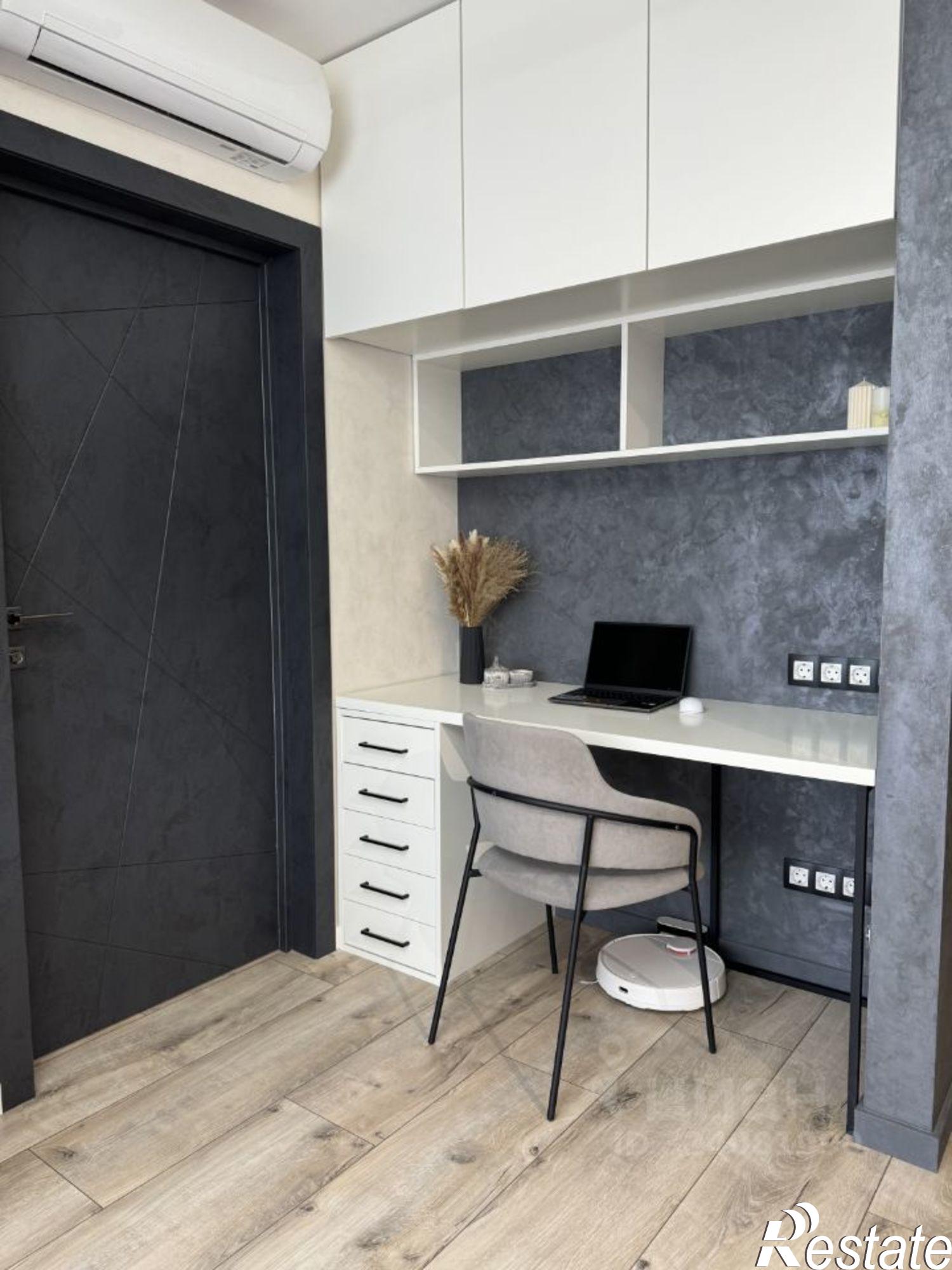 Купить квартиру за 19 900 000 рублей на Доломановский пер, 19