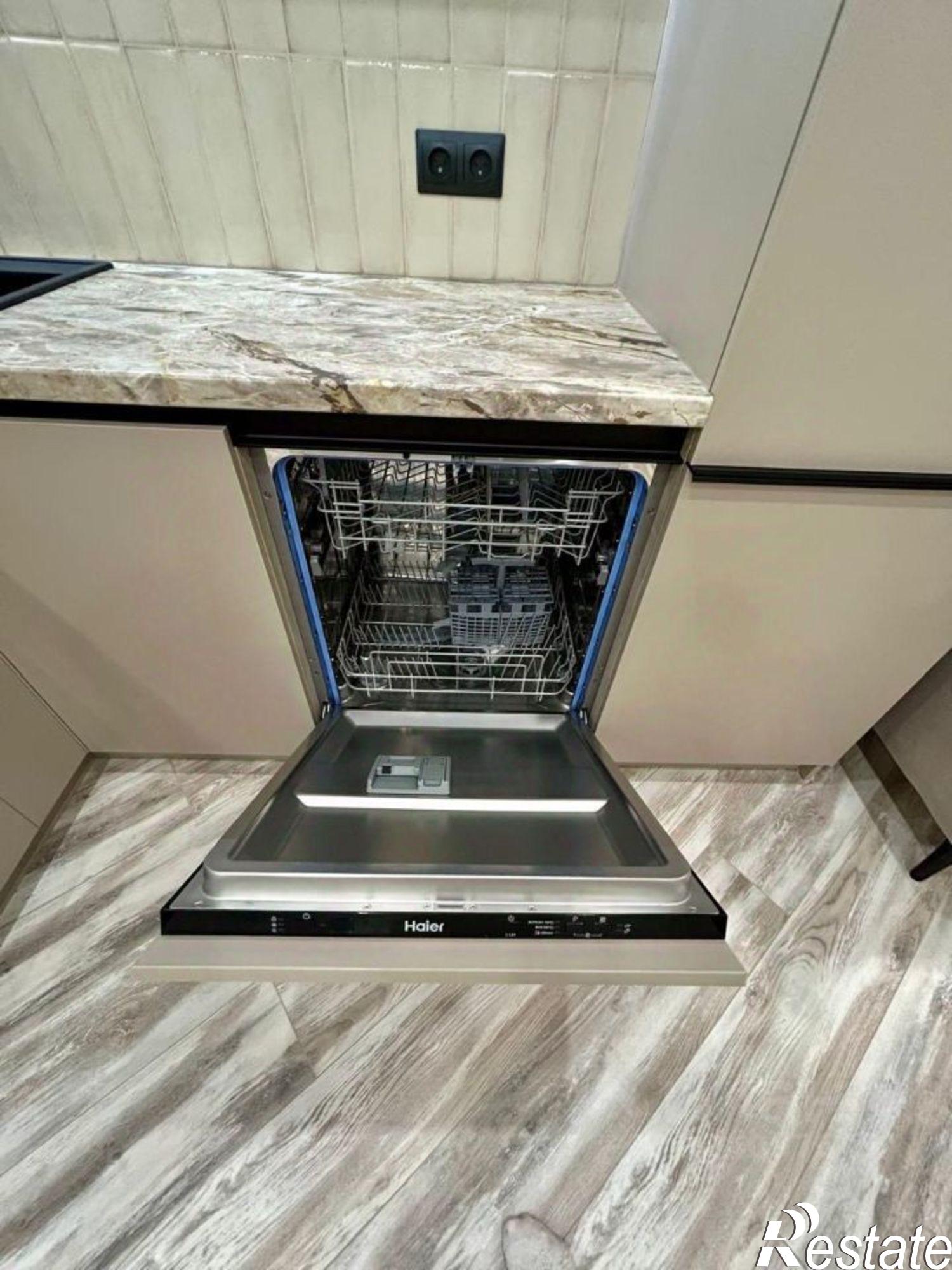 Сдать квартиру за 55 000 рублей на Красноармейская улица, 157В/83 с1