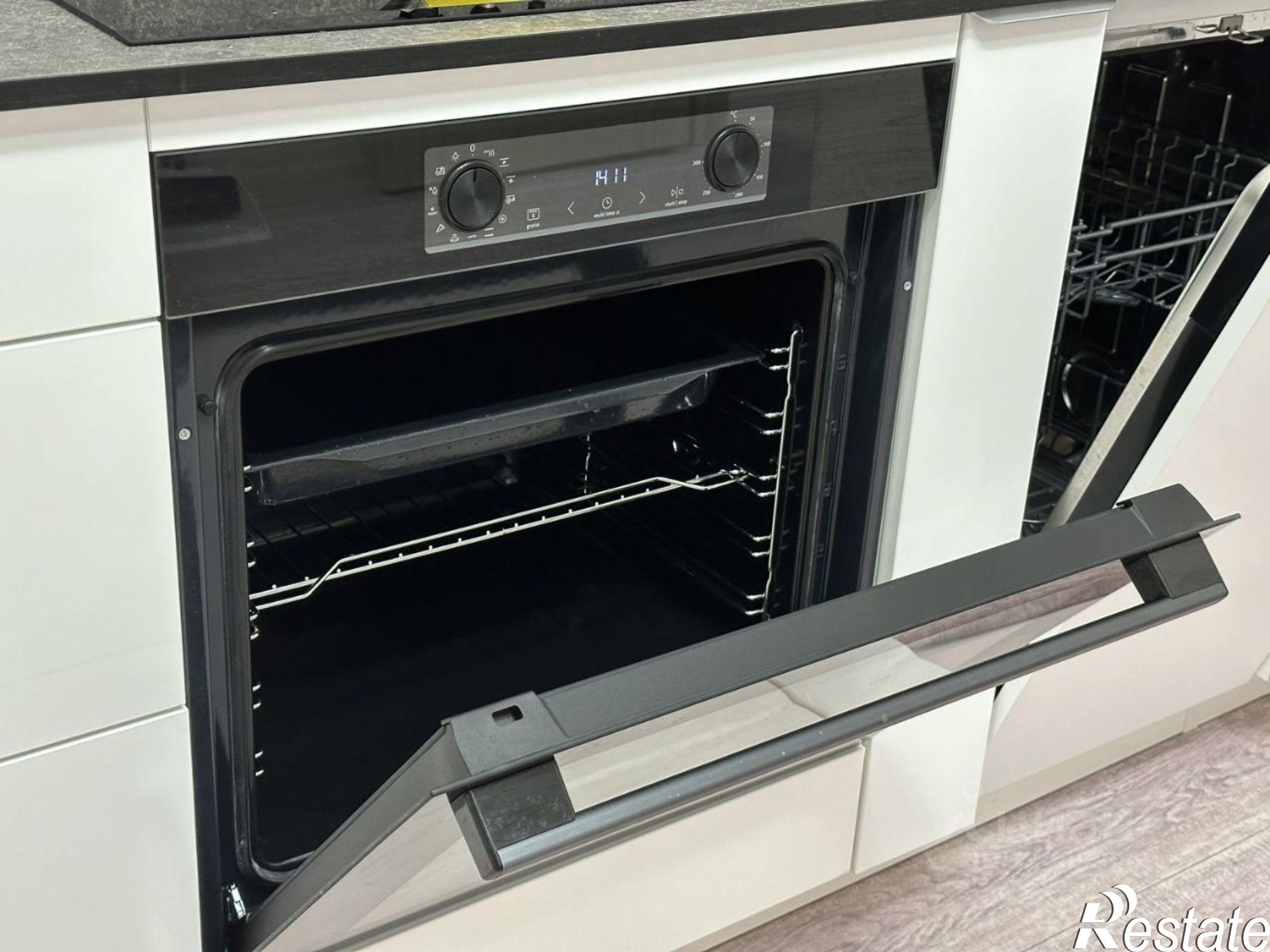 Сдать квартиру за 30 000 рублей на улица Дмитрия Петрова, 10