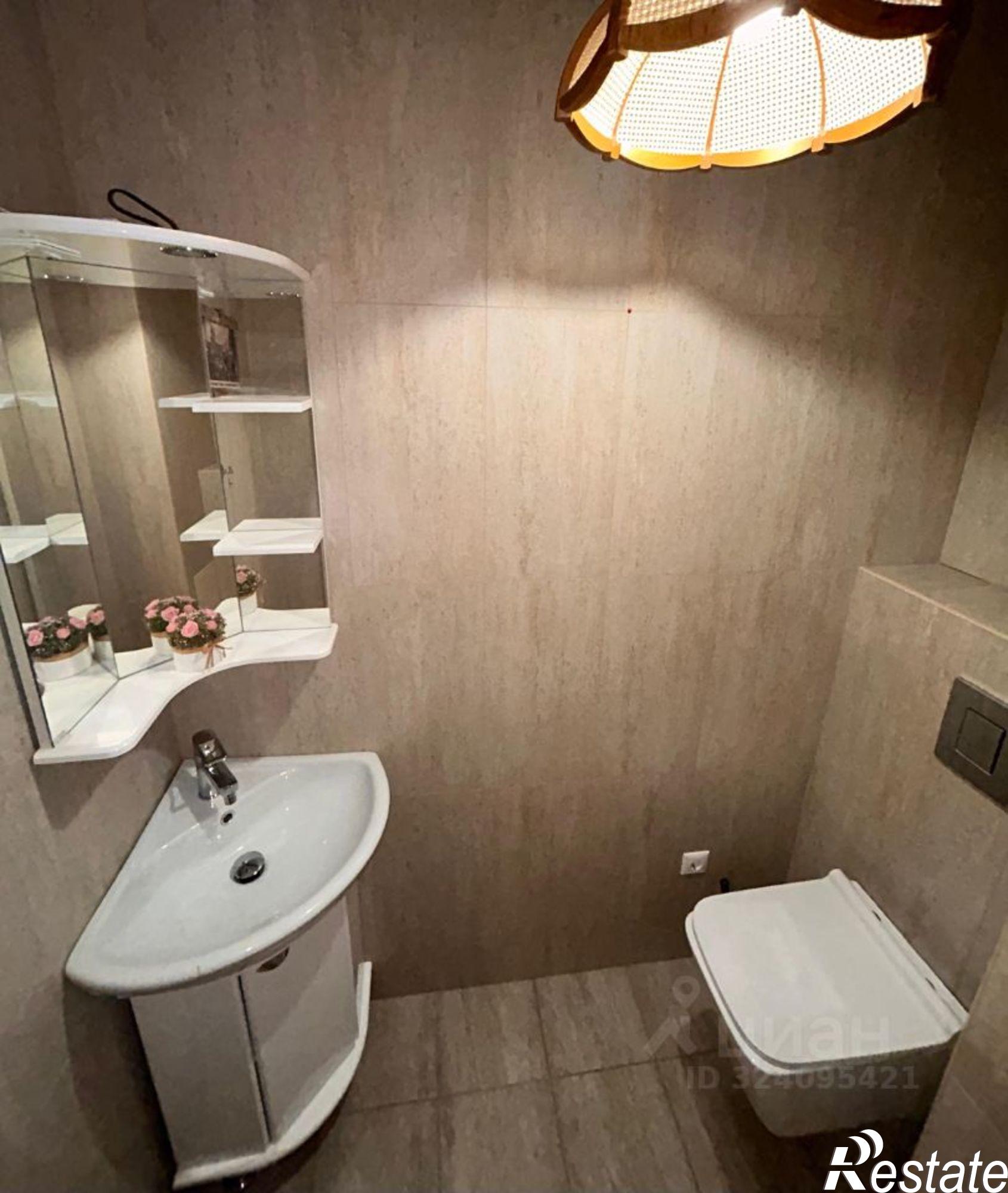 Купить квартиру за 28 000 000 рублей на Соборный переулок, 69/253