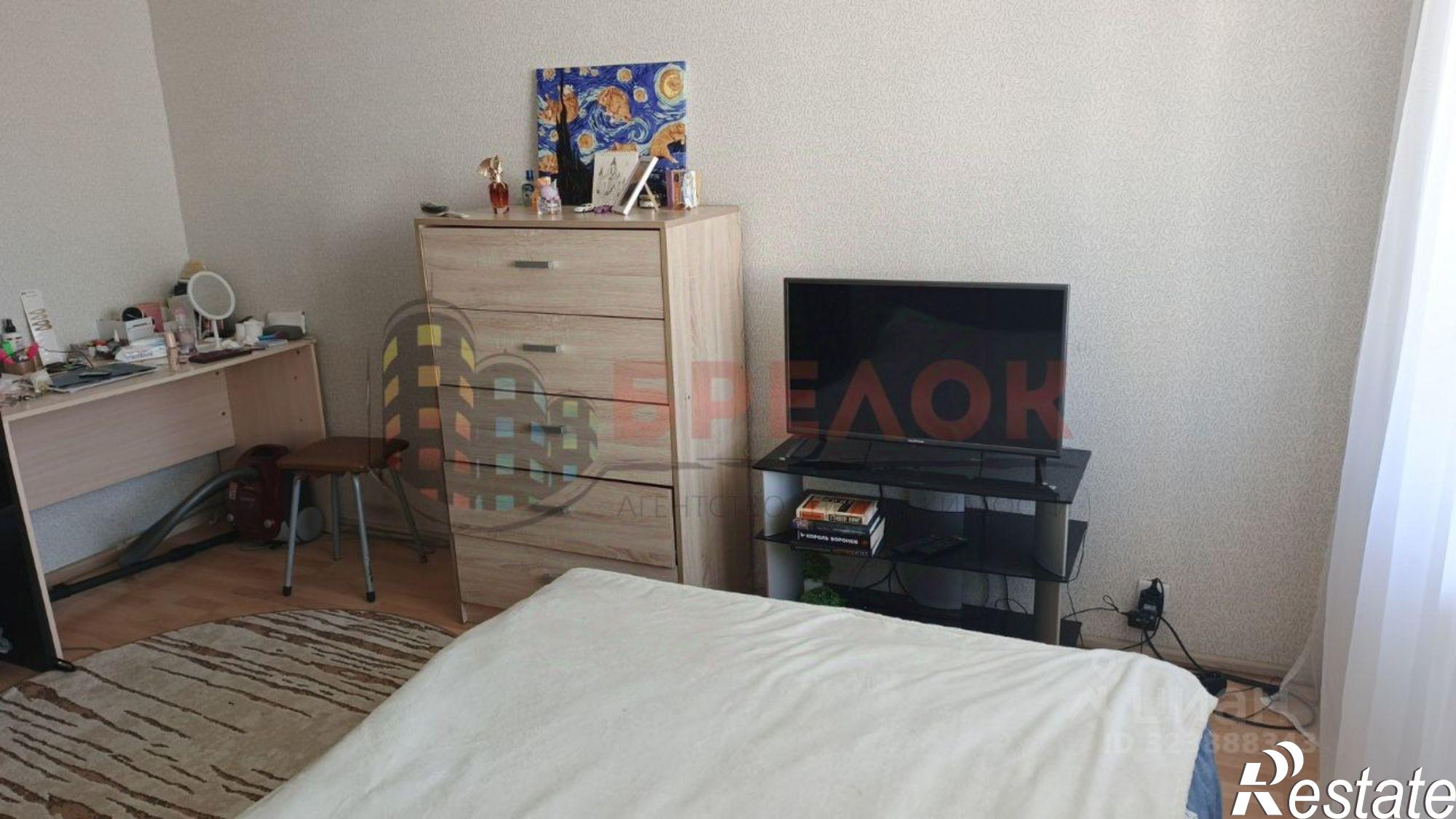 Купить квартиру за 2 830 000 рублей на Вятская улица, 112/2