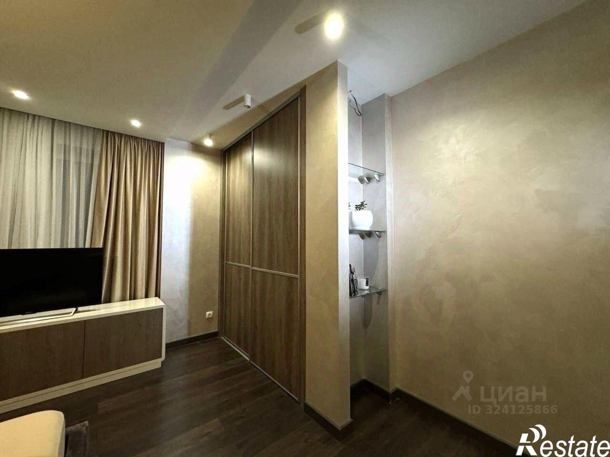 Купить квартиру за 12 500 000 рублей на проспект Королёва, 19