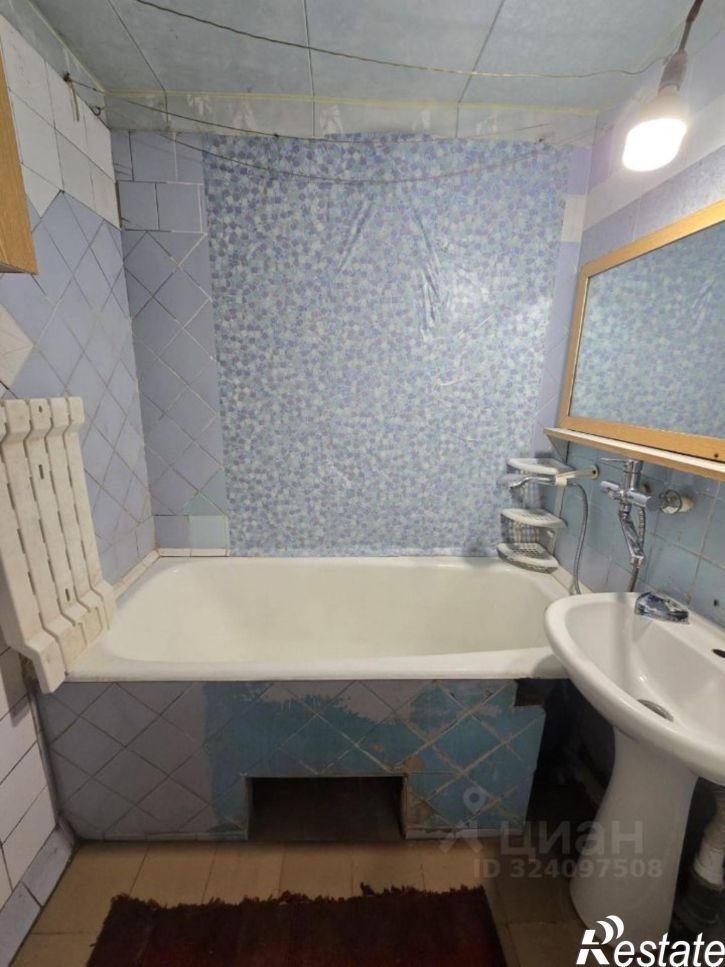 2-комн квартира б-р Комарова, 4/1,  д. 4/1