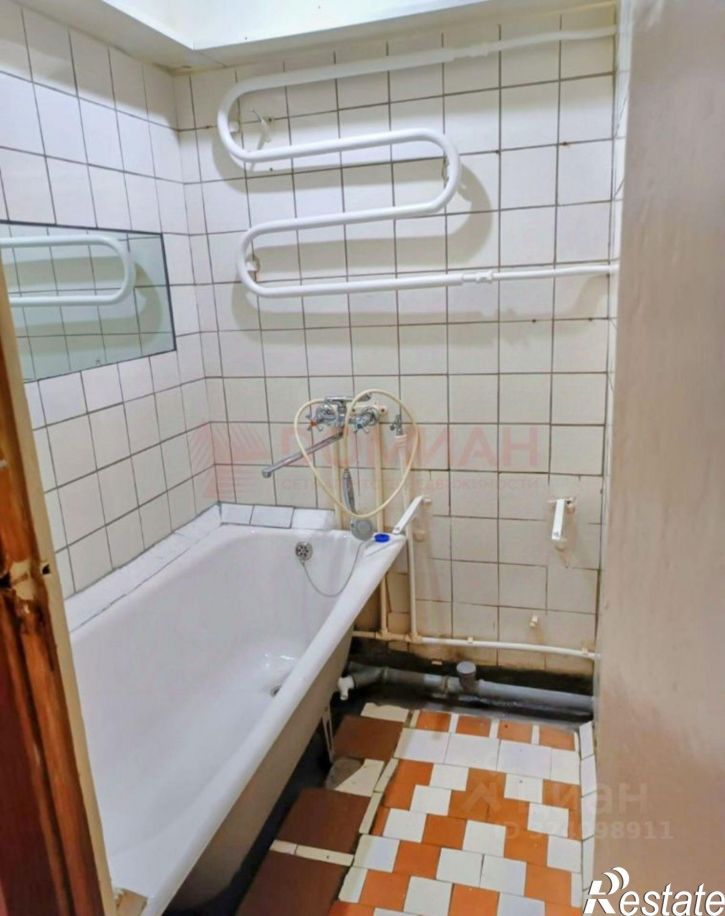 2-комн квартира пр-кт 40-летия Победы, 67,  д. 67