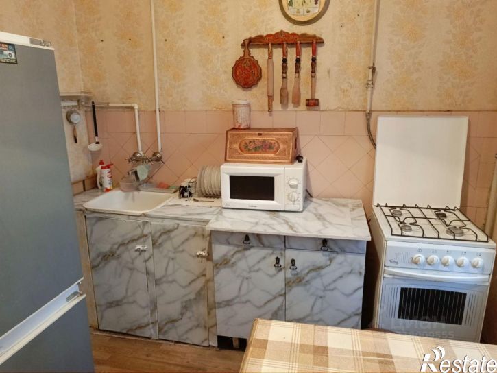 2-комн квартира Соборный пер, 100,  д. 100