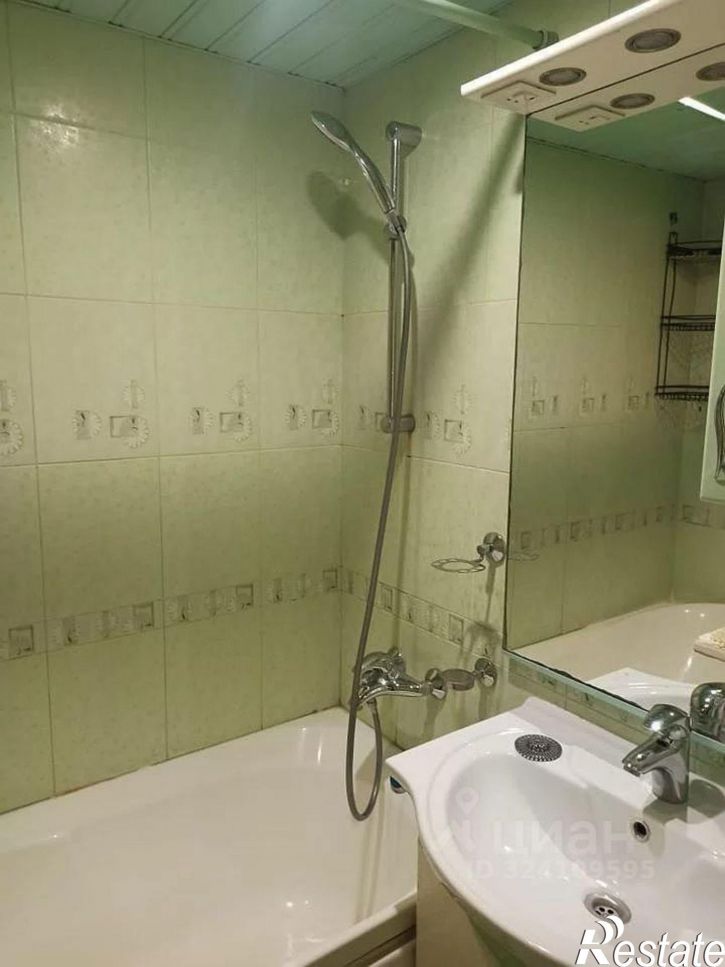 2-комн квартира проспект Королёва, 12,  д. 12