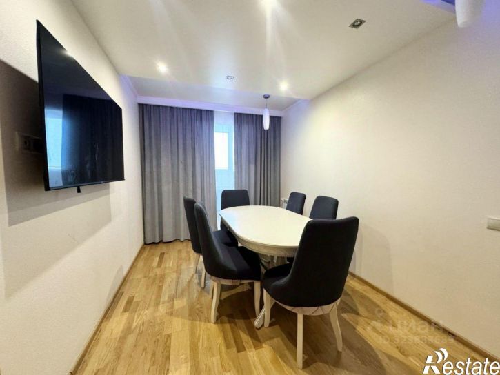 4-комн квартира проспект 40-летия Победы, 37/9,  д. 37/9