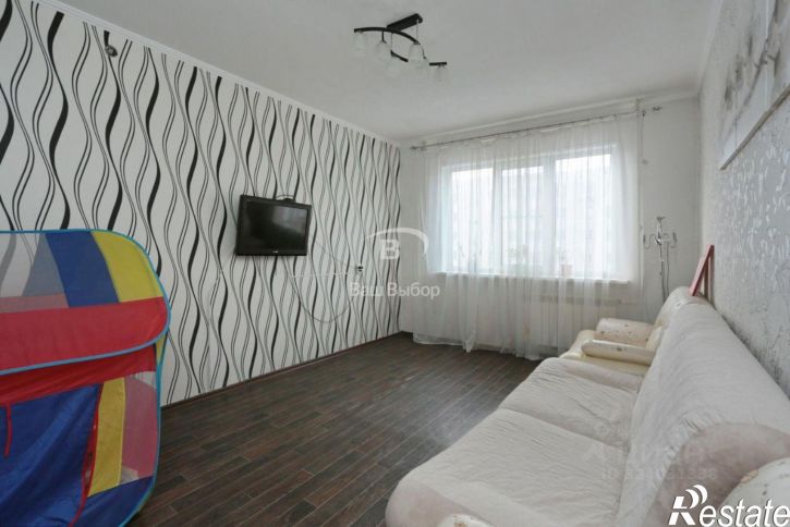 3-комн квартира проспект Космонавтов, 10,  д. 10