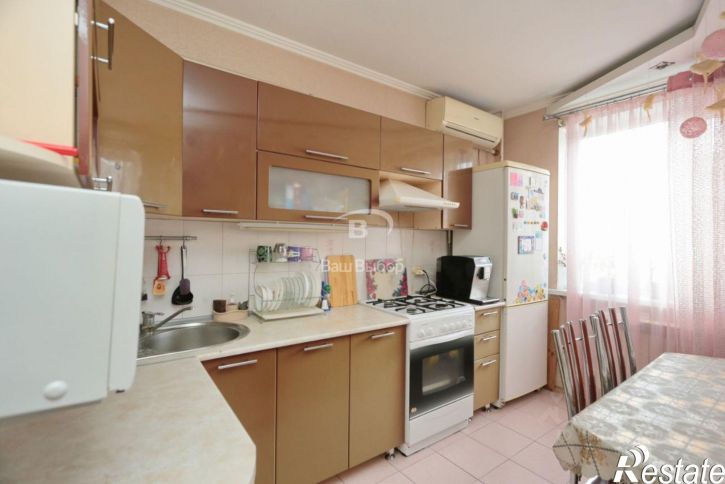 3-комн квартира проспект Космонавтов, 10,  д. 10