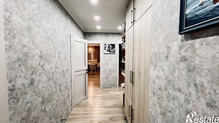 2-комн квартира б-р Комарова, 20в/9а,  д. 20в/9а