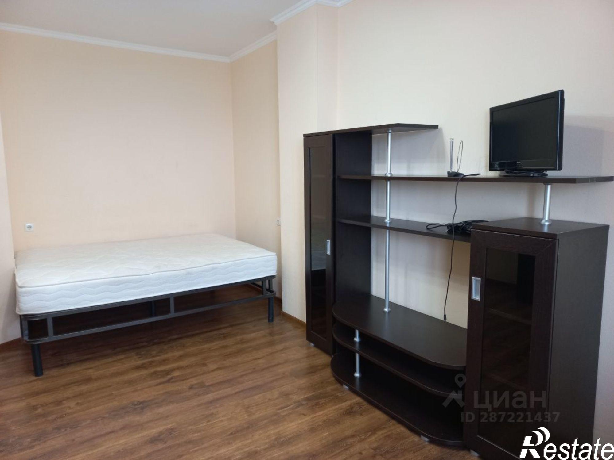 Сдать квартиру за 30 000 рублей на улица Закруткина, 2