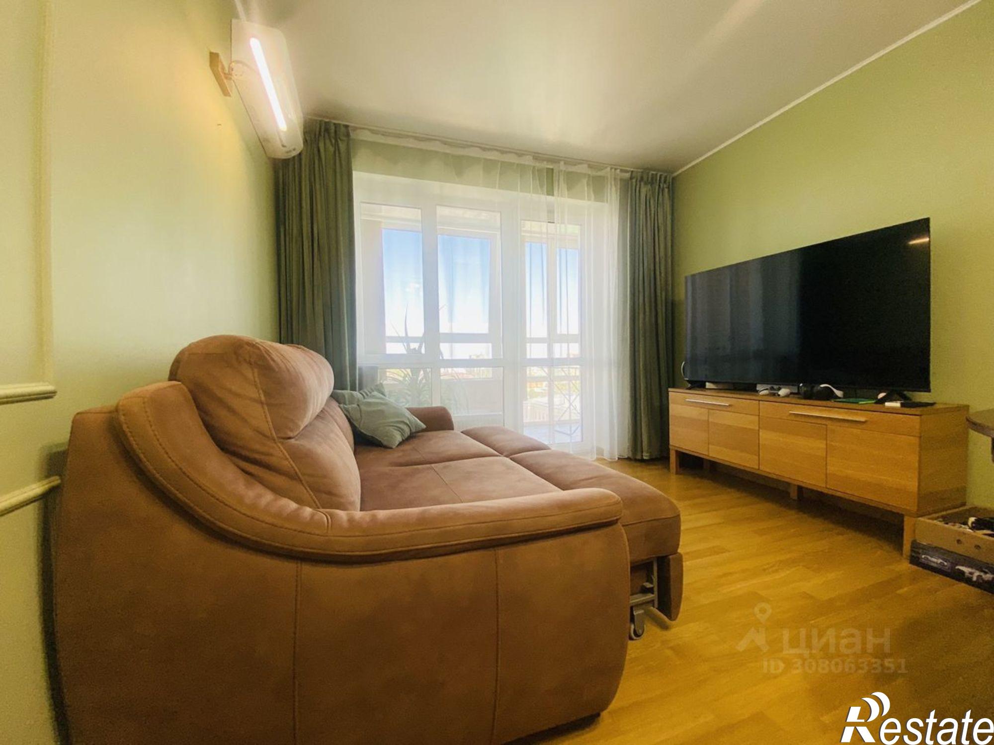 Сдать квартиру за 80 000 рублей на 17-я линия, 3