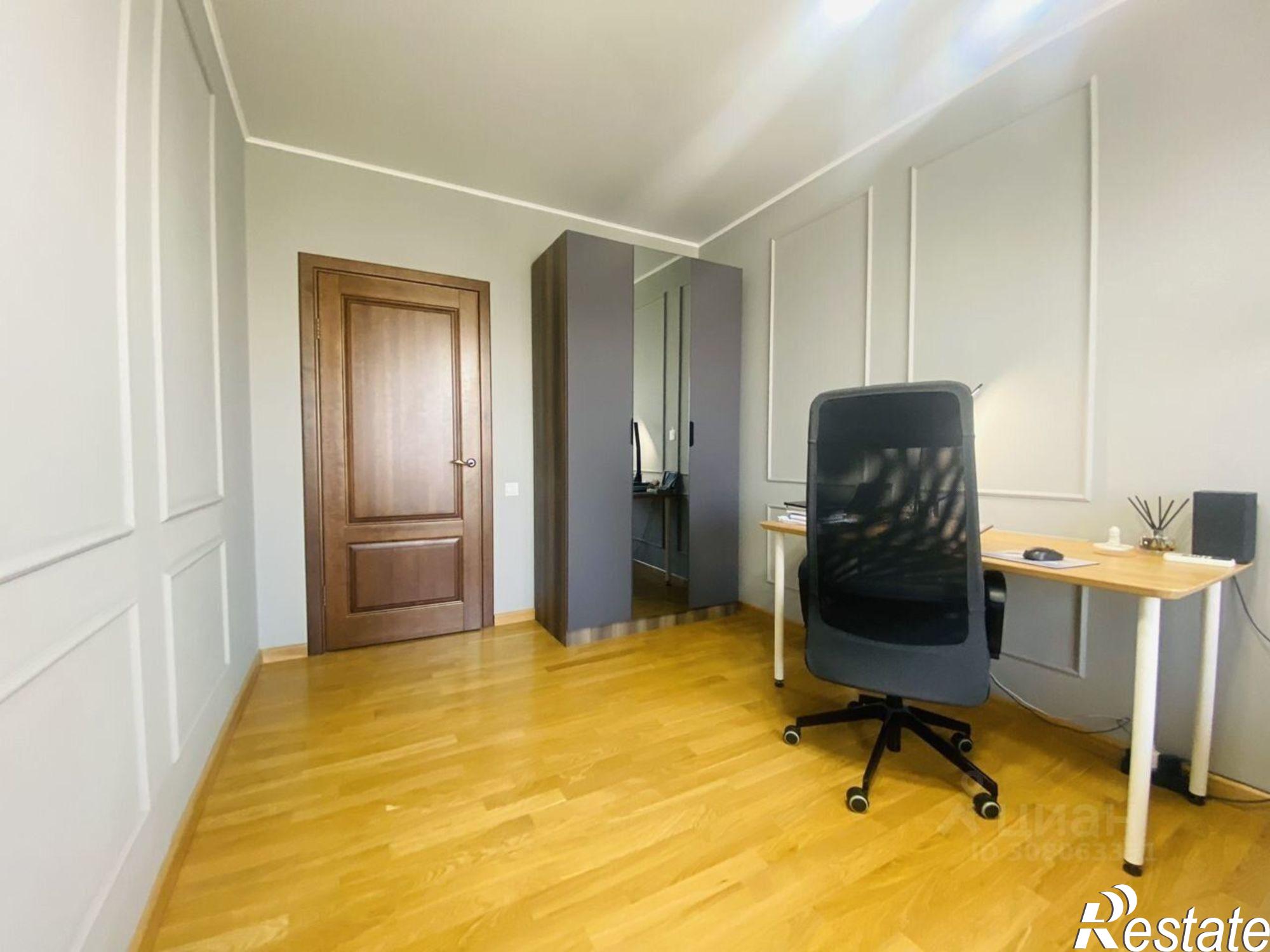 Сдать квартиру за 80 000 рублей на 17-я линия, 3