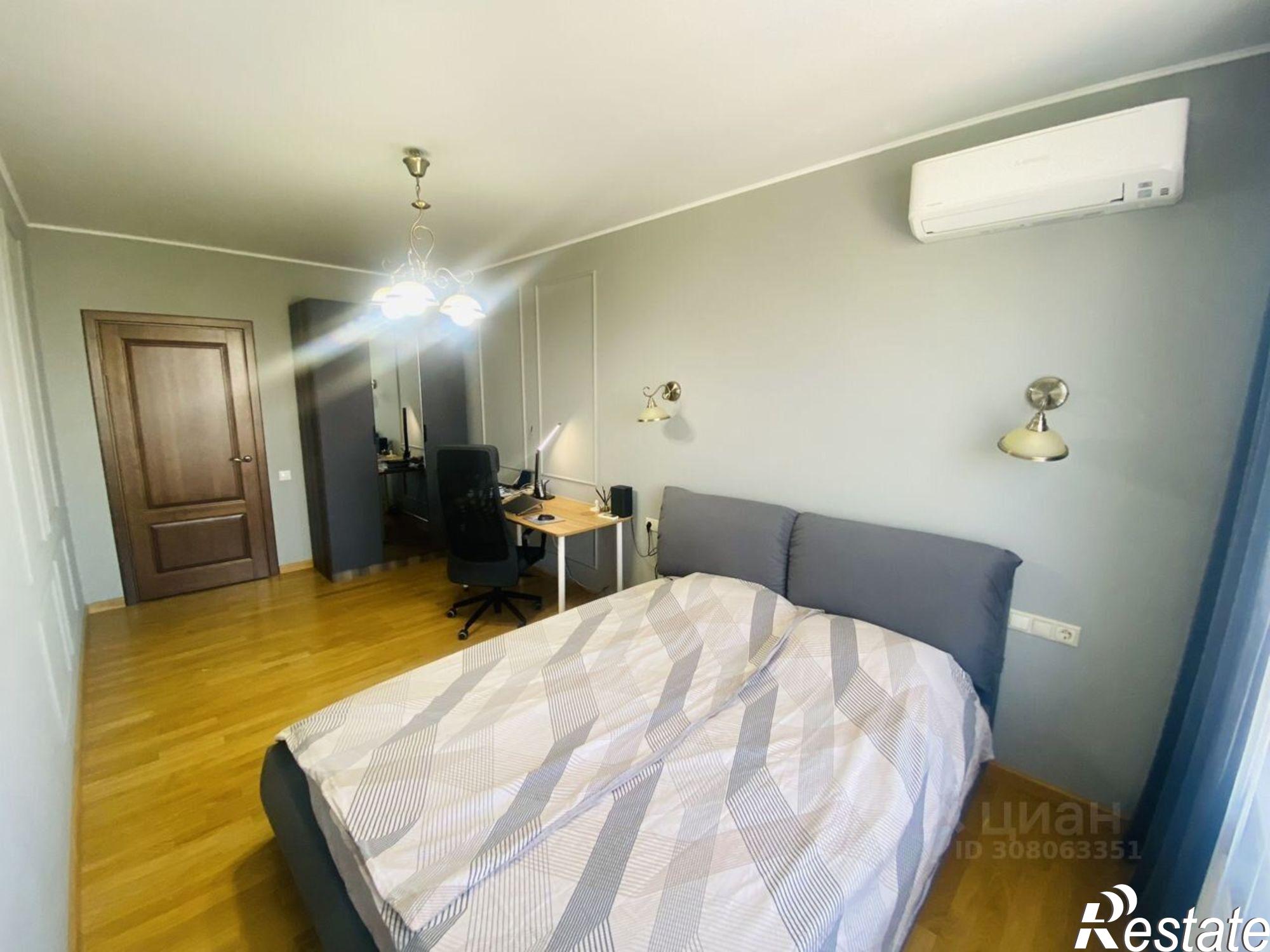 Сдать квартиру за 80 000 рублей на 17-я линия, 3