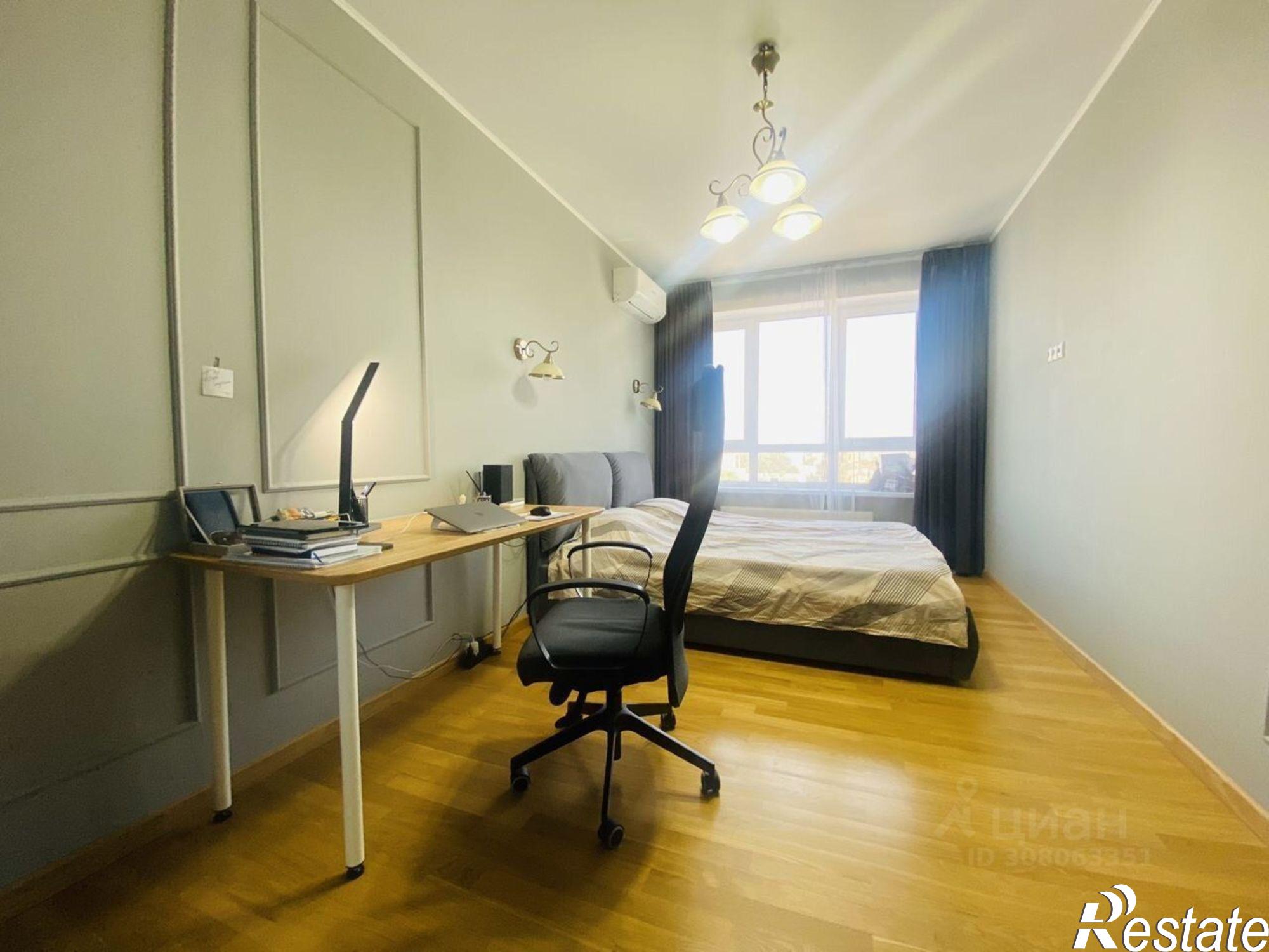 Сдать квартиру за 80 000 рублей на 17-я линия, 3