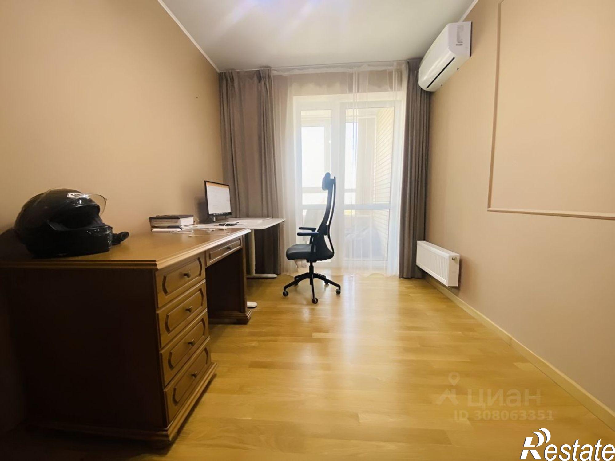 Сдать квартиру за 80 000 рублей на 17-я линия, 3