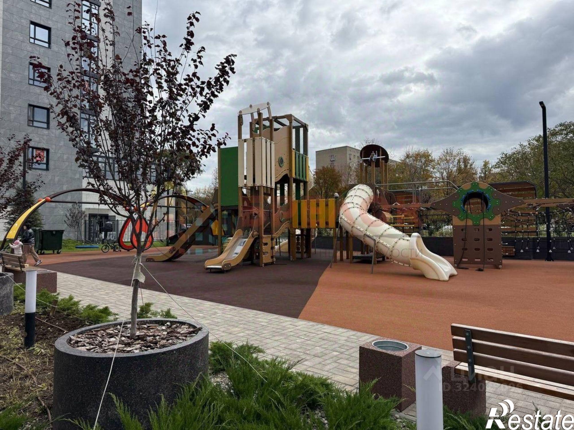 Купить квартиру за 15 000 000 рублей на пр-кт Стачки, 198б