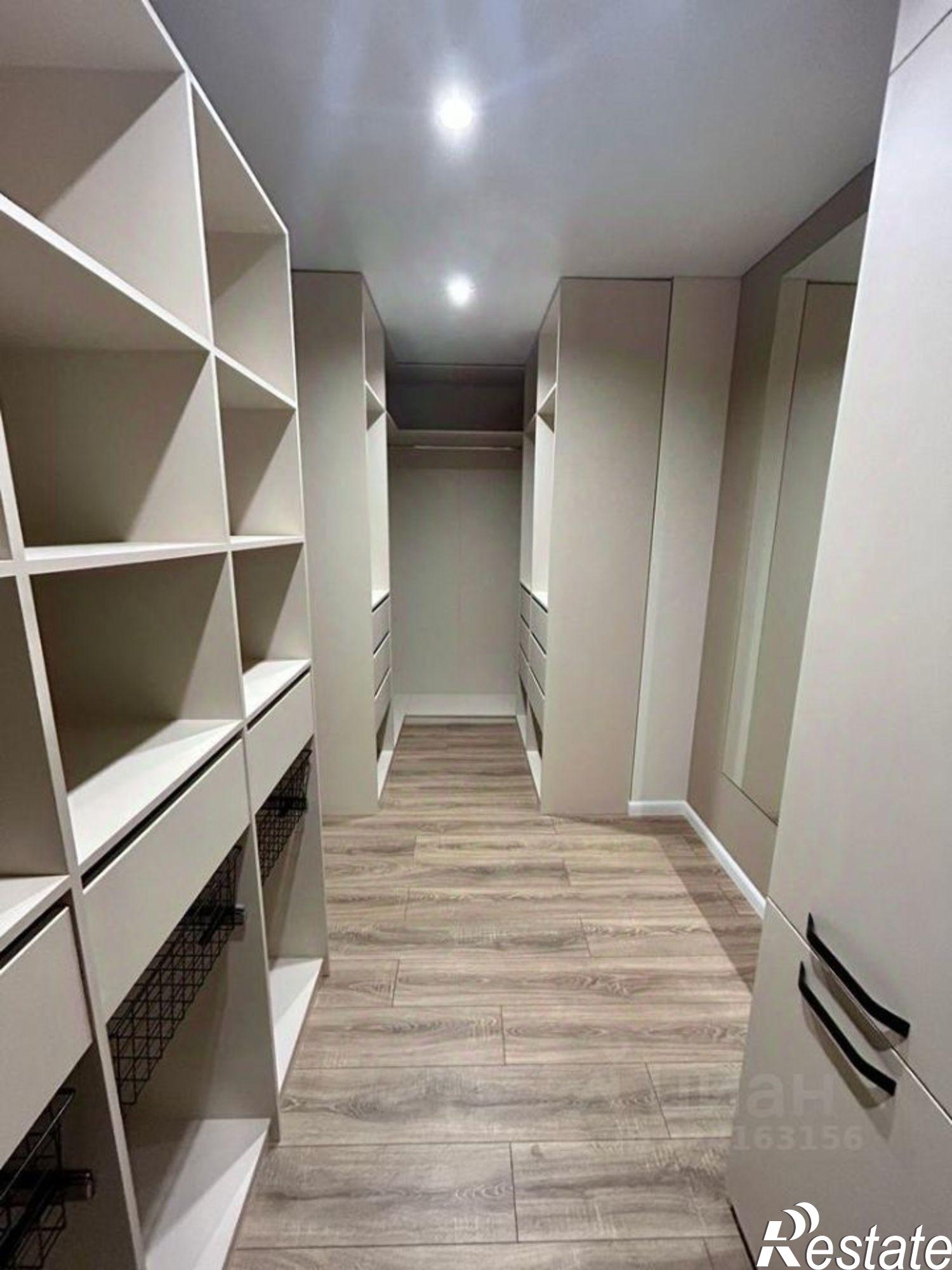 Купить квартиру за 21 300 000 рублей на проспект Соколова, 68/118В с1