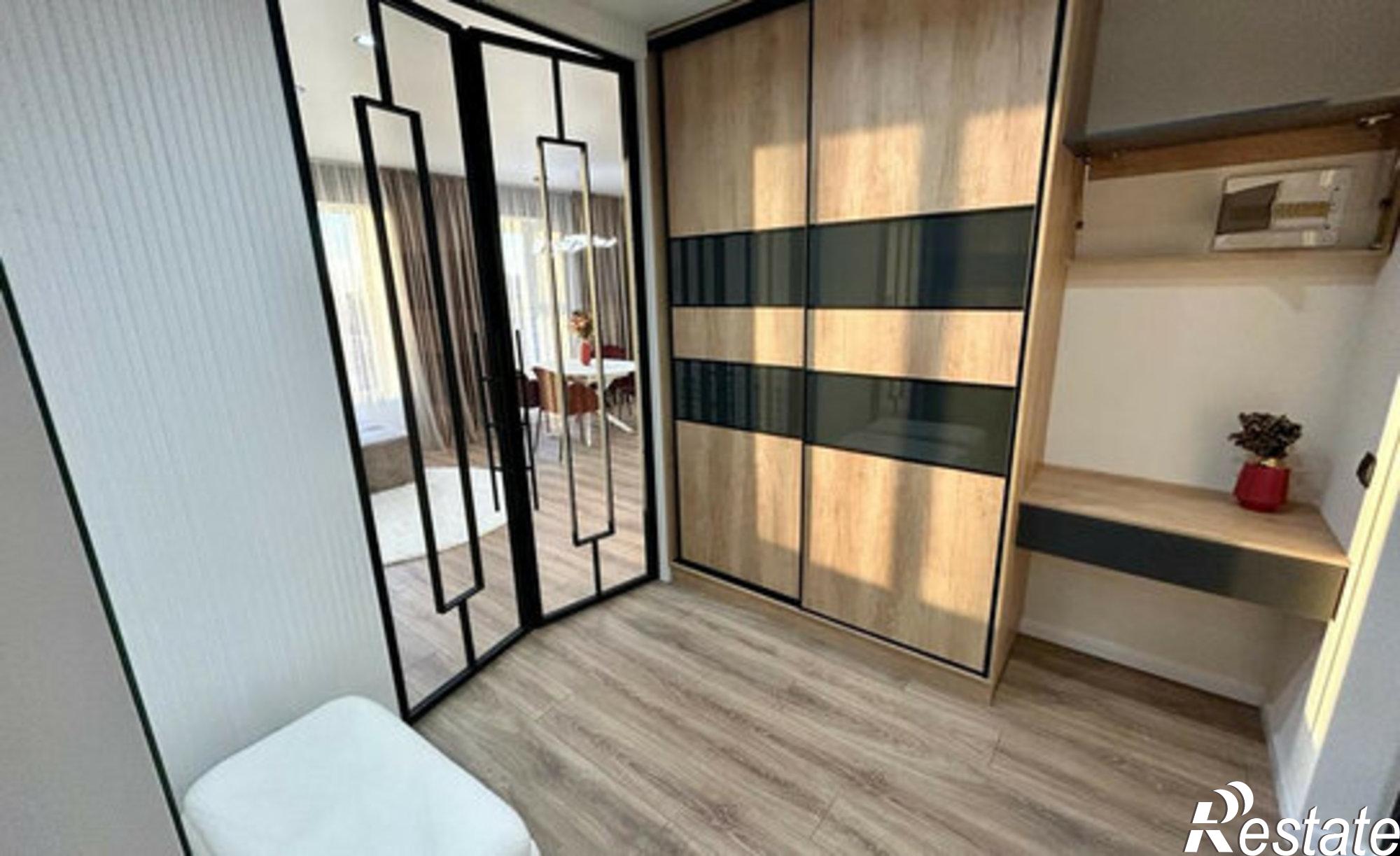 Купить квартиру за 21 300 000 рублей на проспект Соколова, 68/118В с1