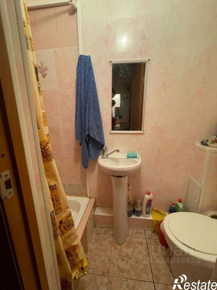 1-комн квартира пр-кт 40-летия Победы, 67,  д. 67