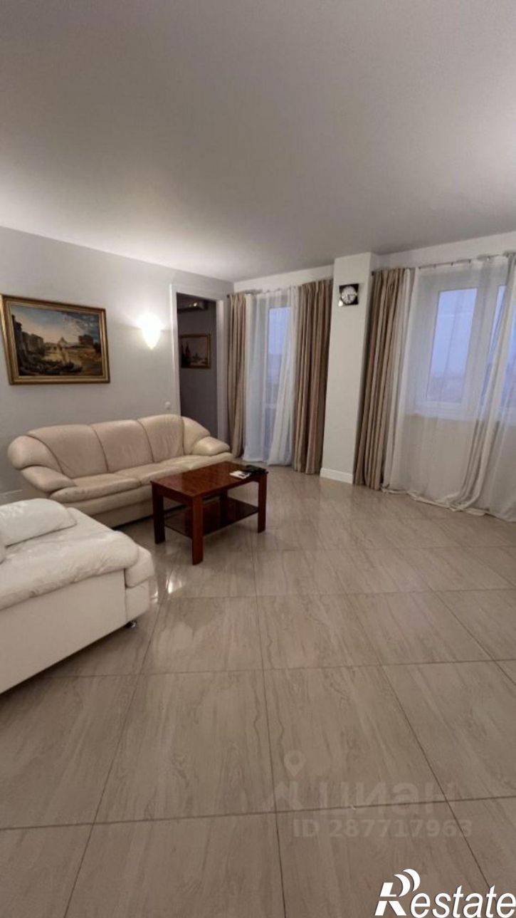 3-комн квартира улица Закруткина, 61,  д. 61