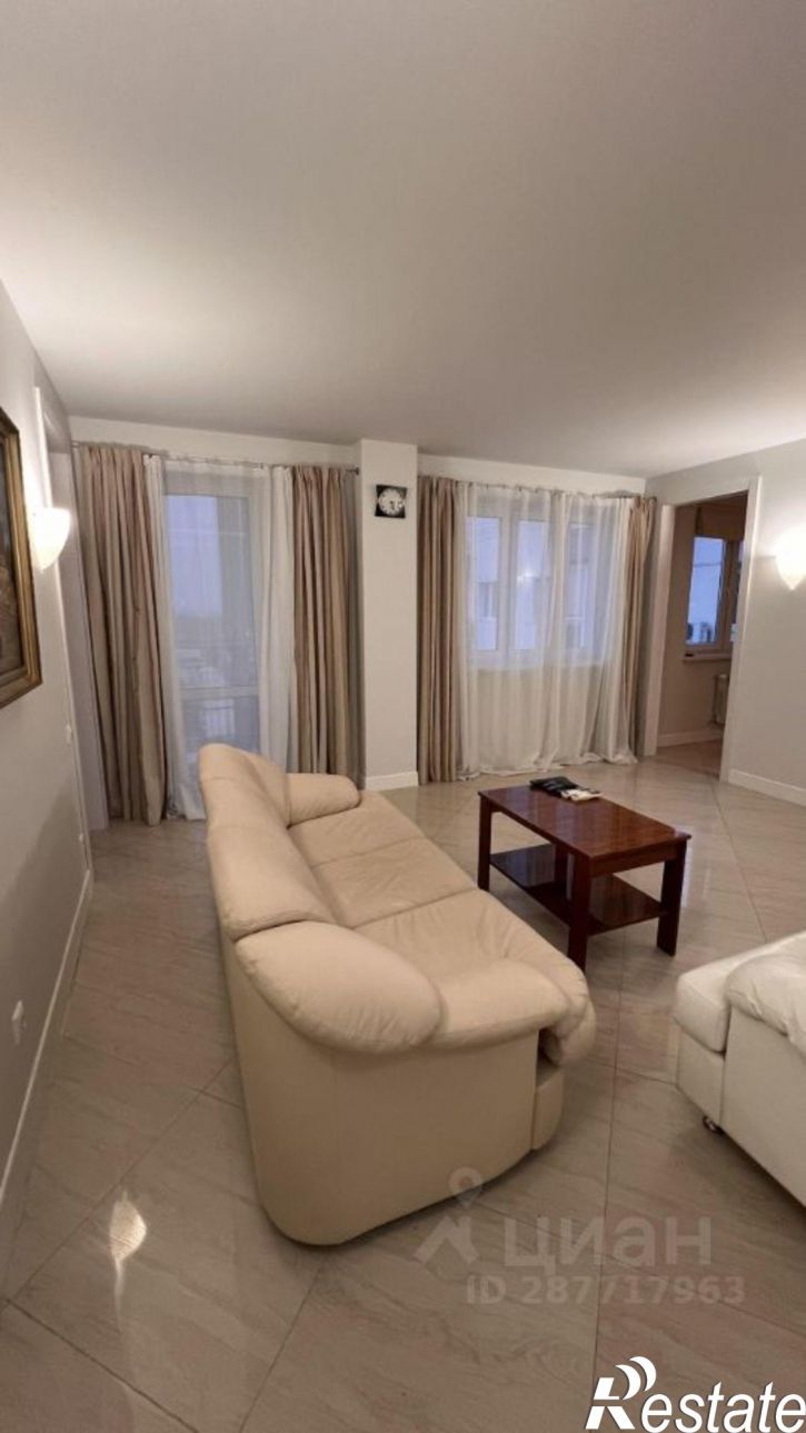 3-комн квартира улица Закруткина, 61,  д. 61