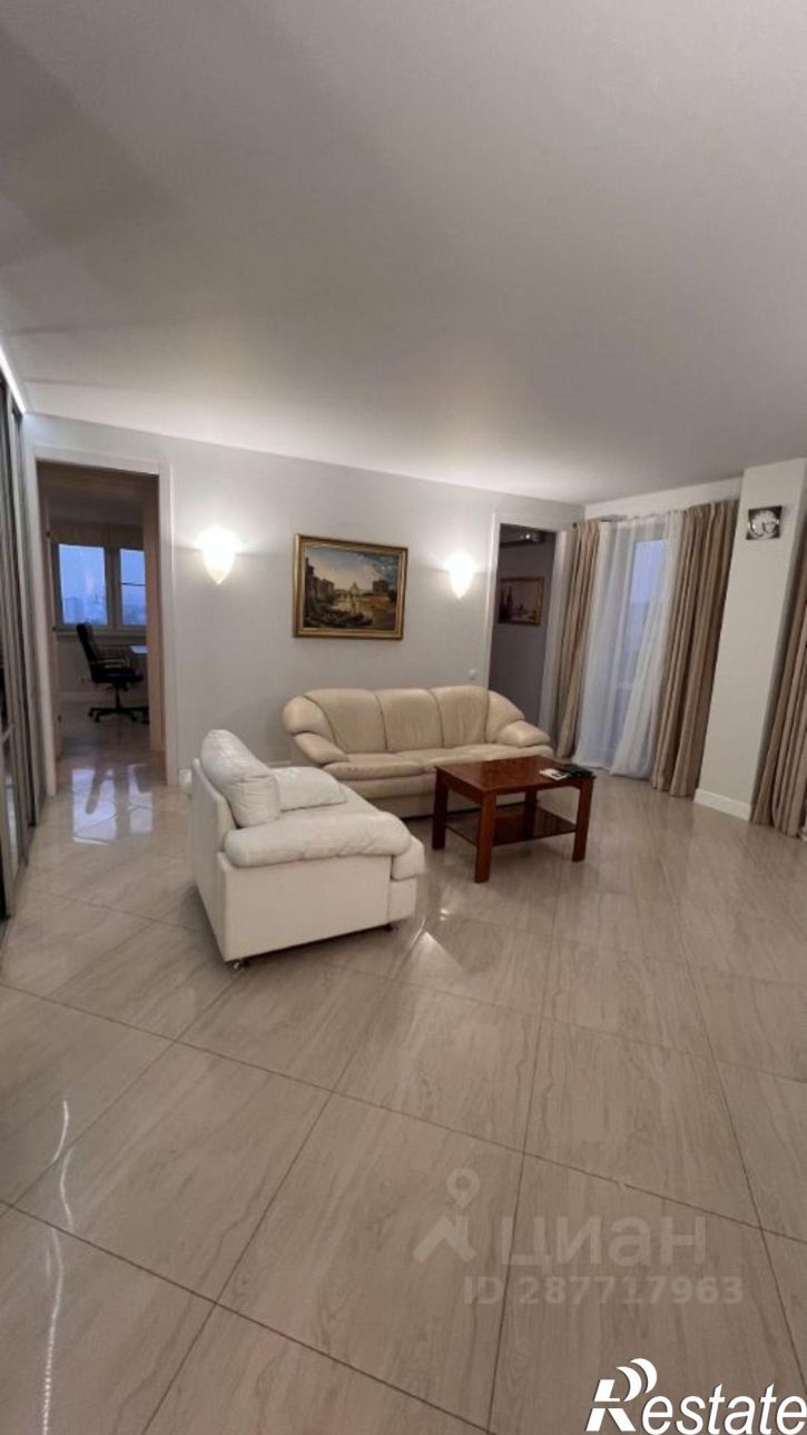 3-комн квартира улица Закруткина, 61,  д. 61