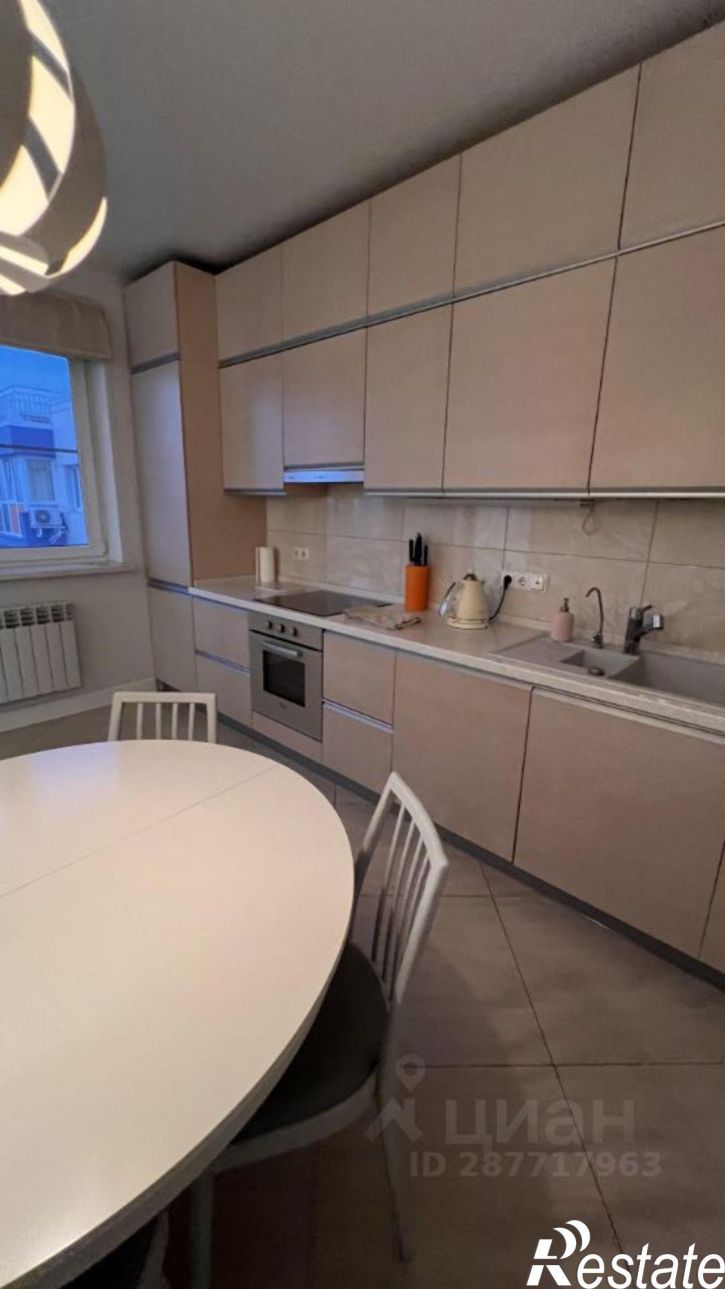 3-комн квартира улица Закруткина, 61,  д. 61